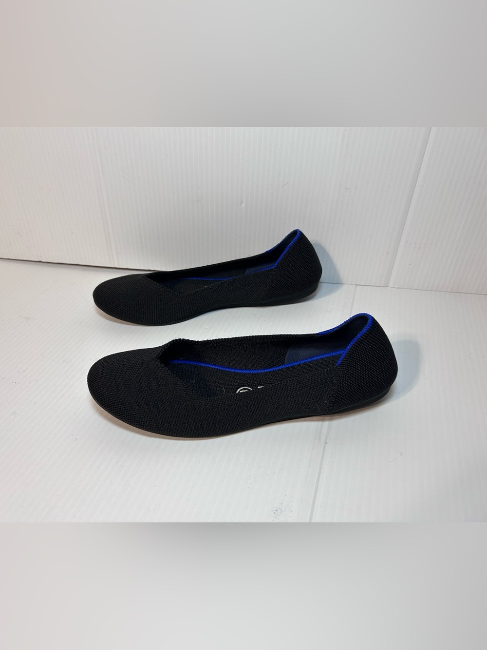 Rothy's Black slip on flat shoe women size 8 - Picture 2 of 7